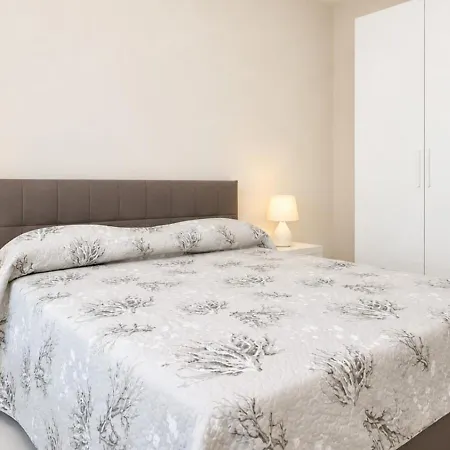 Апартаменты Sea View Free Wifi, 6 Places *